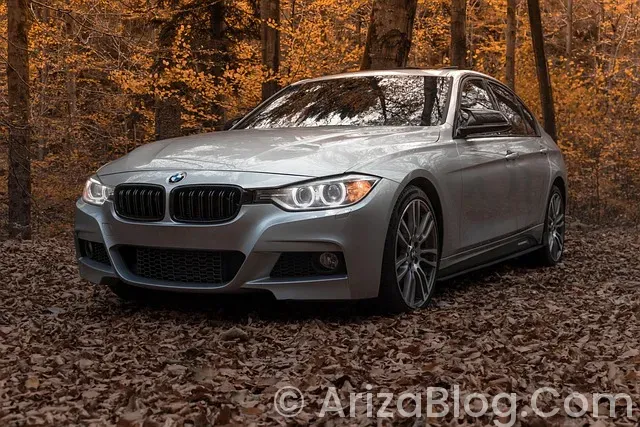 Bmw üçgen içinde ünlem işareti Bmw üçgen içinde ünlem işareti