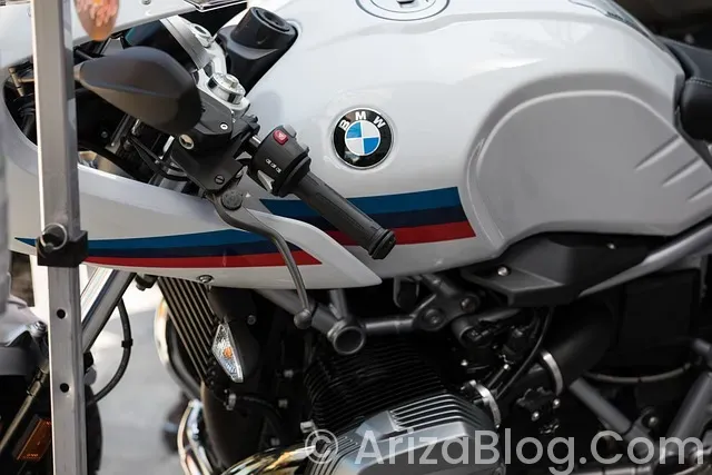 Bmw üçgen içinde ünlem işareti Bmw üçgen içinde ünlem işareti