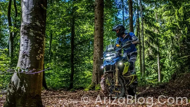 Bmw üçgen içinde ünlem işareti Bmw üçgen içinde ünlem işareti